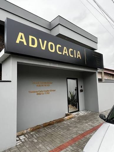 Leia mais sobre o artigo Fachada Minimalista: Por que Menos é Mais no Varejo | HColor