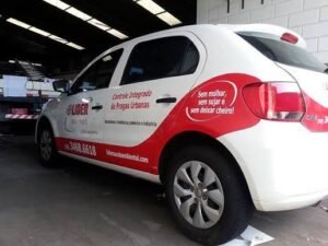Leia mais sobre o artigo Carro Envelopado Pode Ficar em Estacionamento Descoberto? | HColor